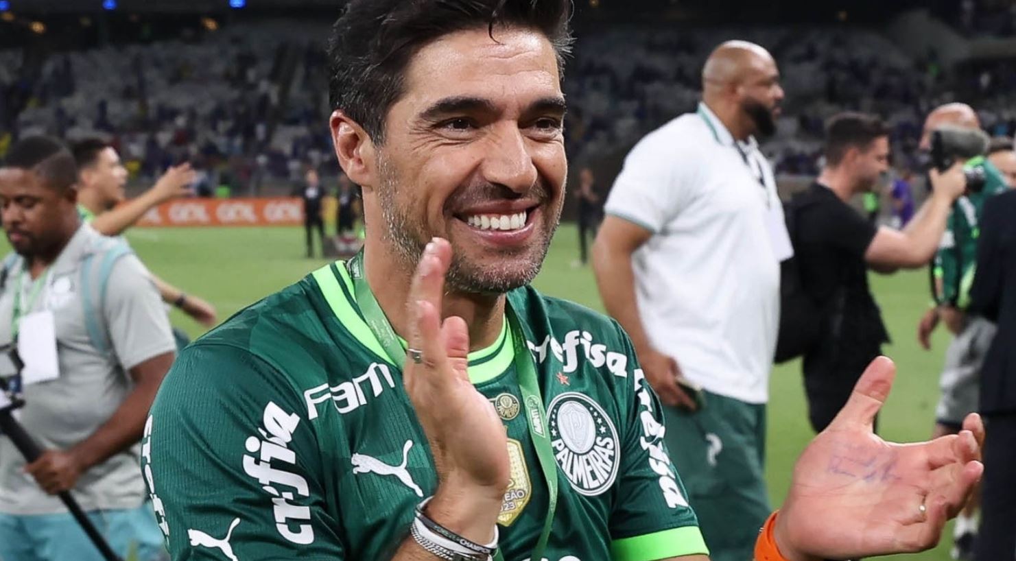 Abel Ferreira Renova Oficialmente Com Palmeiras Até 2025 