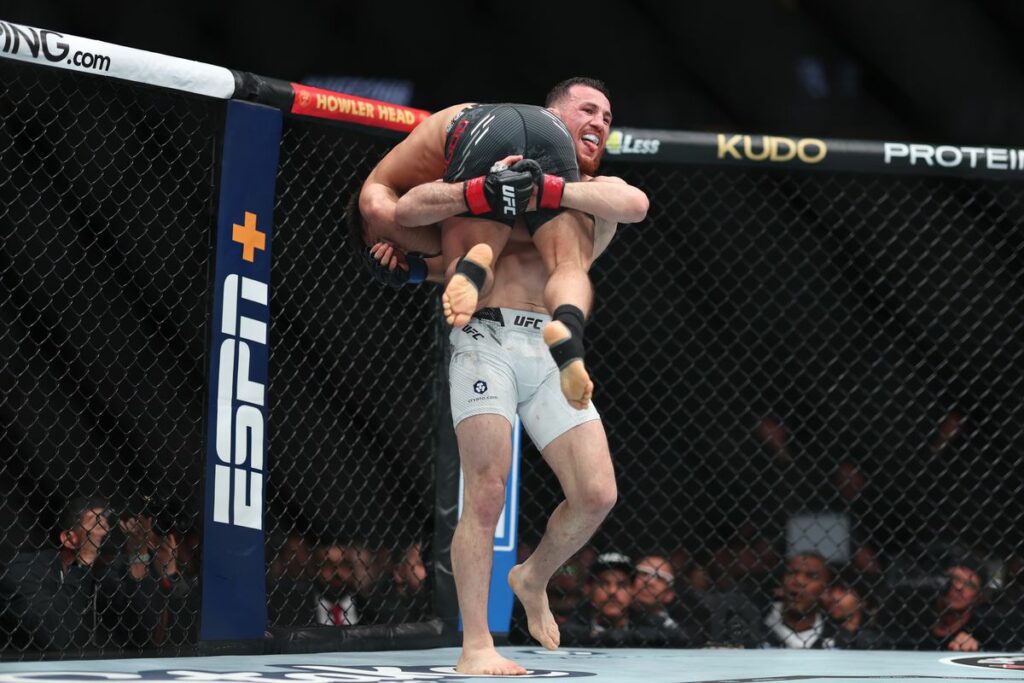 Merab Dvalishvili pode ter aposentado Henry Cejudo no UFC 298
