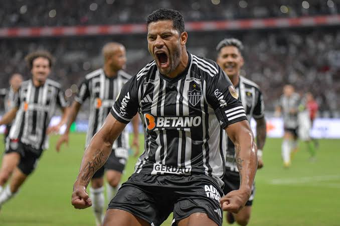 Hulk comemorando gol pelo Atlético Mineiro