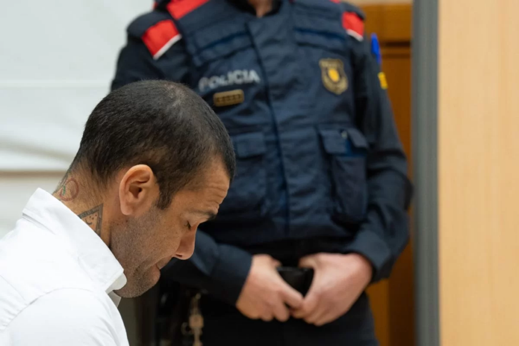 Daniel Alves durante o julgamento - Foto: D. Zorrakino/POOL/Europa Press