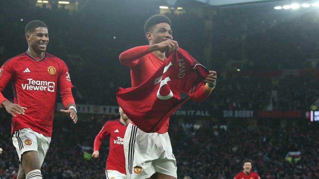 Diallo comemora o gol da classificação do Manchester United