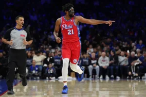 Estrela dos 76ers, o pivô Joel Embiid.