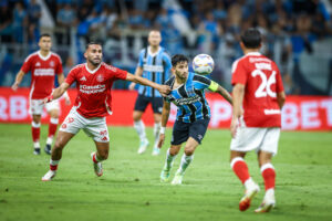 Grêmio e Internacional empatam em clássico no Campeonato Gaúcho