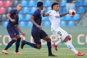 Botafogo perde para o Madureira e se complica no Estadual