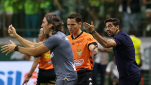 Abel Ferreira e Luis Zubeldía. Técnicos colocaram equipes mistas no Estadual, mas o argentino teve a coragem de poupar em pleno clássico