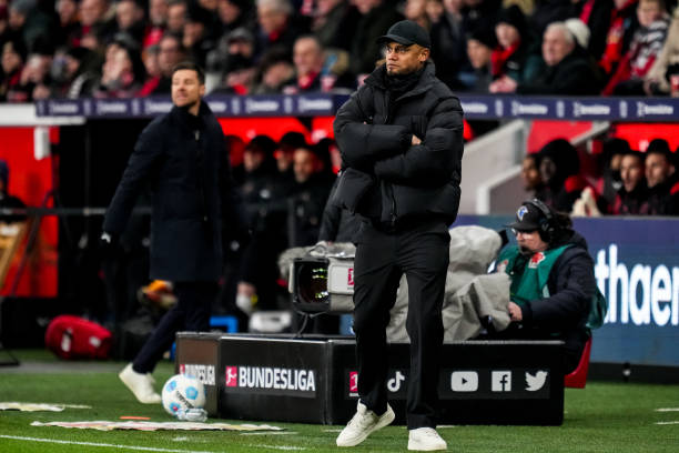 Kompany segue sem vencer Xabi Alonso