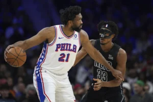 Joel Embiid em duelo entre 76ers e Brooklyn Nets