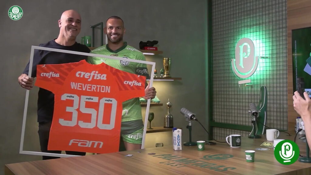 Weverton é homenageado por Marcos ao completar 350 jogos com a camisa do Palmeiras