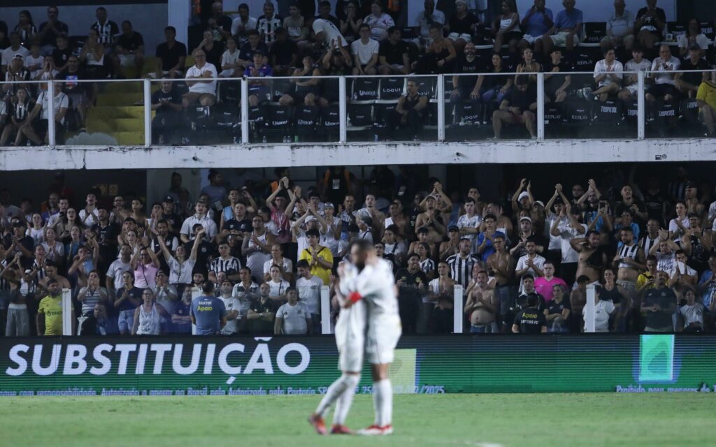 O Santos se prepara mais uma semana decisiva no Campeonato Paulista.