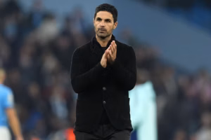 Arteta, técnico do Arsenal. Espanhol tenta manter equipe com chances na Premier League