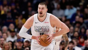 NBA conta com alguns grandes pivôs.
