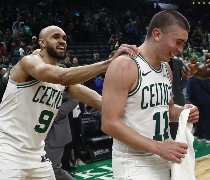A dupla Derrick White e Payton Pritchard.