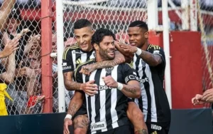 Hulk com a camisa do Atlético-MG.