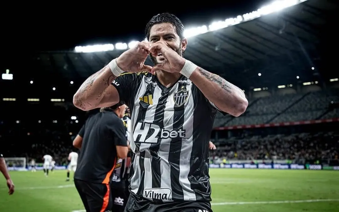 Hulk com a camisa do Atlético-MG.