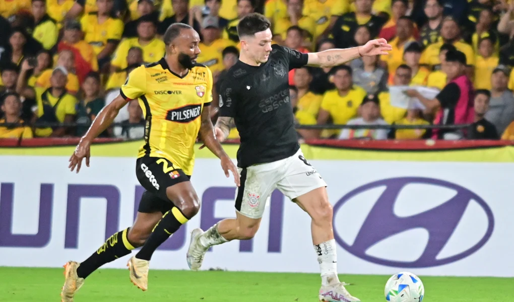 Corinthians joga mal e perde para o Barcelona de Guayaquil no Equador, se complicando na busca por uma vaga na Copa Libertadores