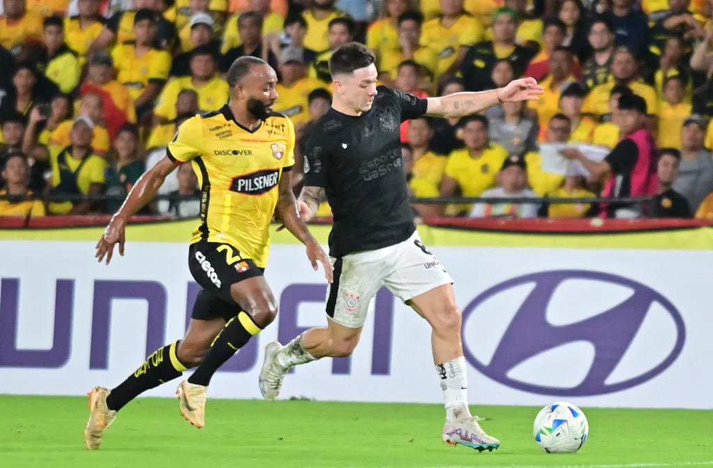 Corinthians joga mal e perde para o Barcelona de Guayaquil no Equador, se complicando na busca por uma vaga na Copa Libertadores