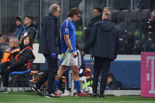 Calafiori é um dos possíveis desfalques para seu respectivo clube (Arsenal). O jogador se lesionou em meio a Data FIFA no jogo de hoje, contra a Alemanha.