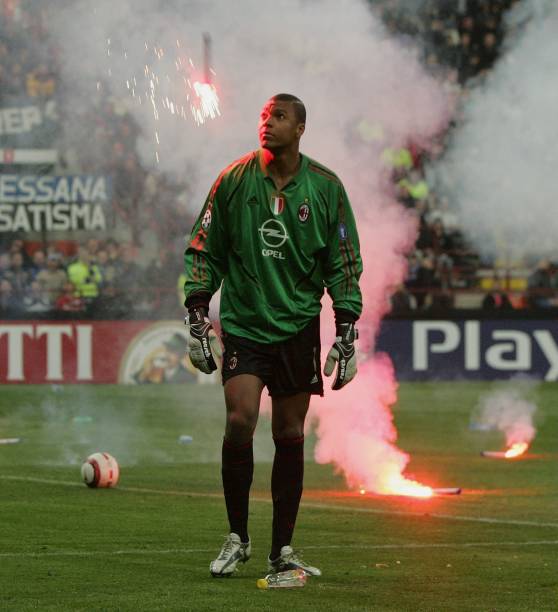 Dida garantiu o lugar do Milan nas semifinais para enfrentar a supresa da competição, o PSV. 