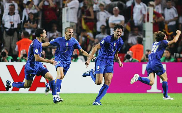 Fabio Grosso, além de ter feito gol na semifinal, converteu o pênalti que deu o quarto título mundial da Itália em 2006.