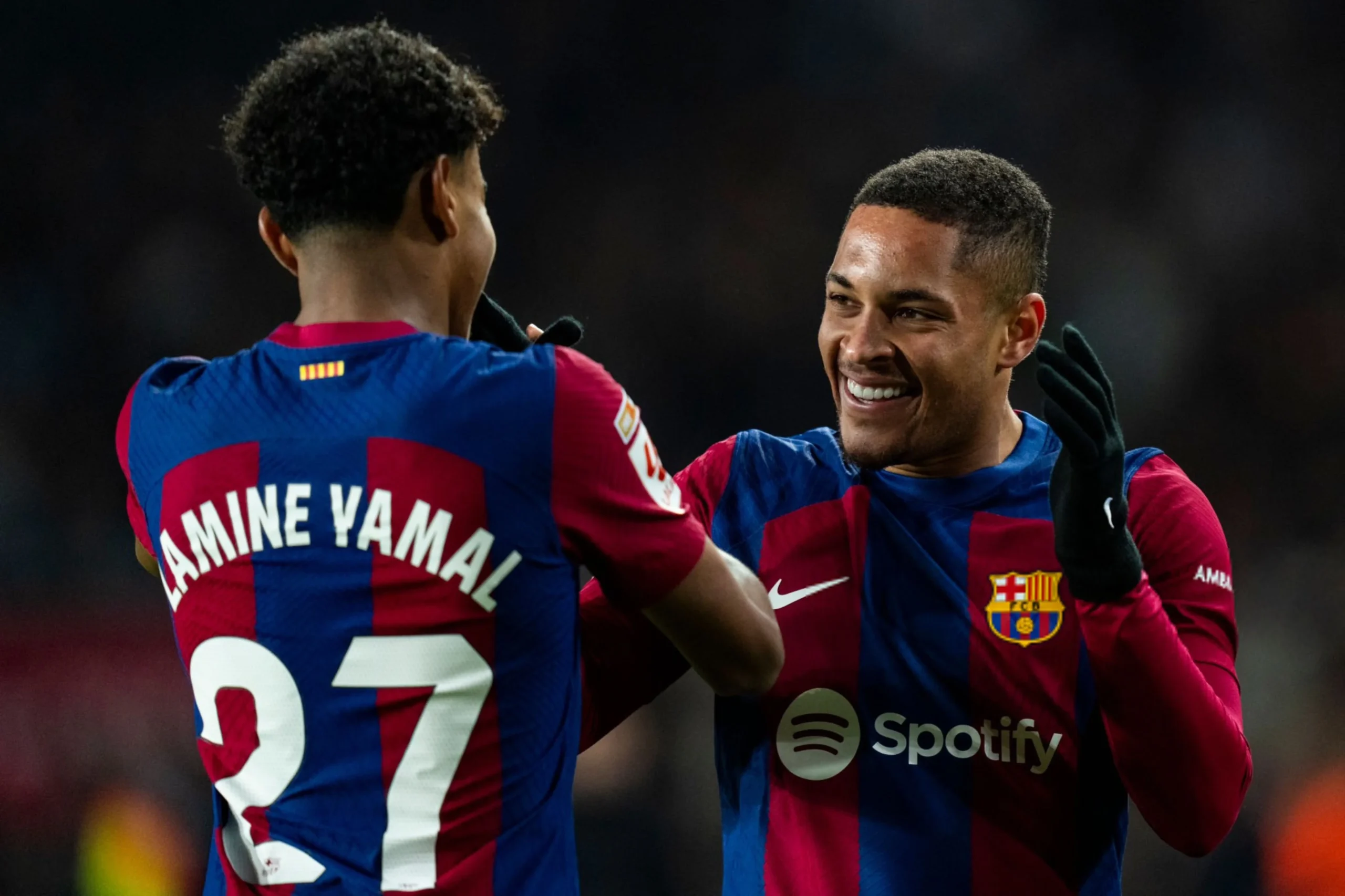 Lamine Yamal e Vitor Roque