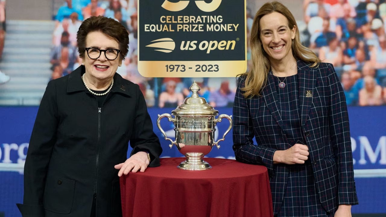 Billie Jean King comemora 50 anos de igualdade de prêmios no US Open Foto: Jennifer Pottheiser/ USTA