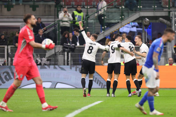 No jogo de ida entre Alemanha x Itália, as águias sobrevoaram o Giuseppe Meazza e garantiram uma vantagem importante, ao vencerem por 2 a 1.