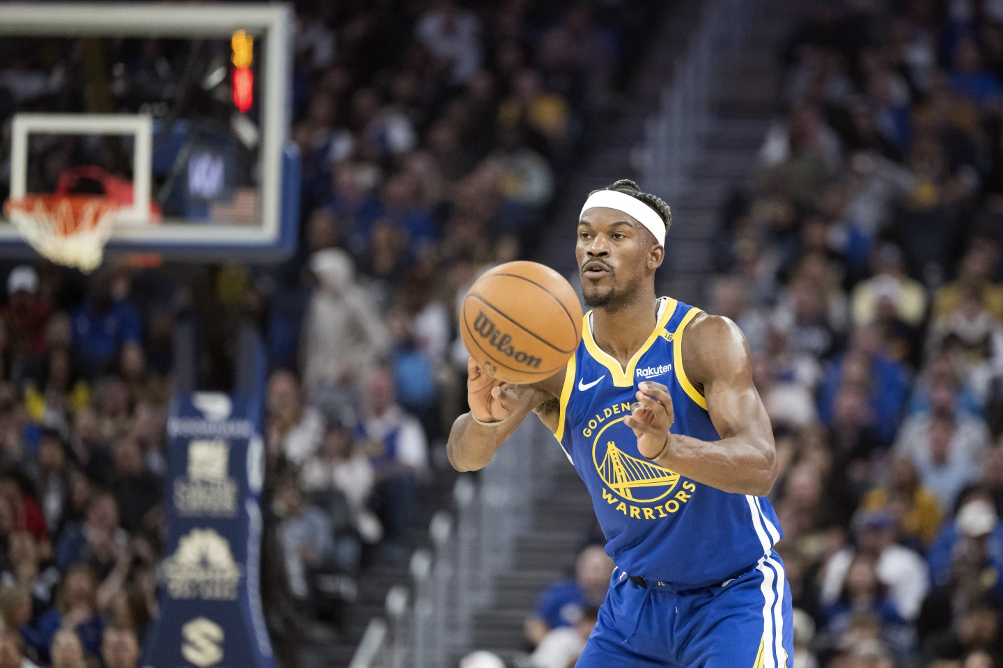 Jimmy Butler enfrentará o Miami Heat no Kaseya Center na noite desta terça-feira (25) pela primeira vez desde que solicitou a troca