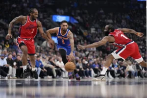 Leonard e Harden na vitória do Clippers sobre o New York Knicks
