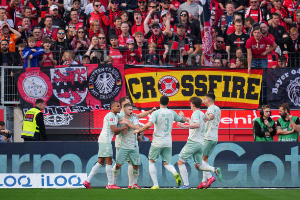 O Werder resistiu a pressão dos mandantes e conquistou uma vitória expressiva, encerrando uma sina de seis anos sem vencer na BayArena.