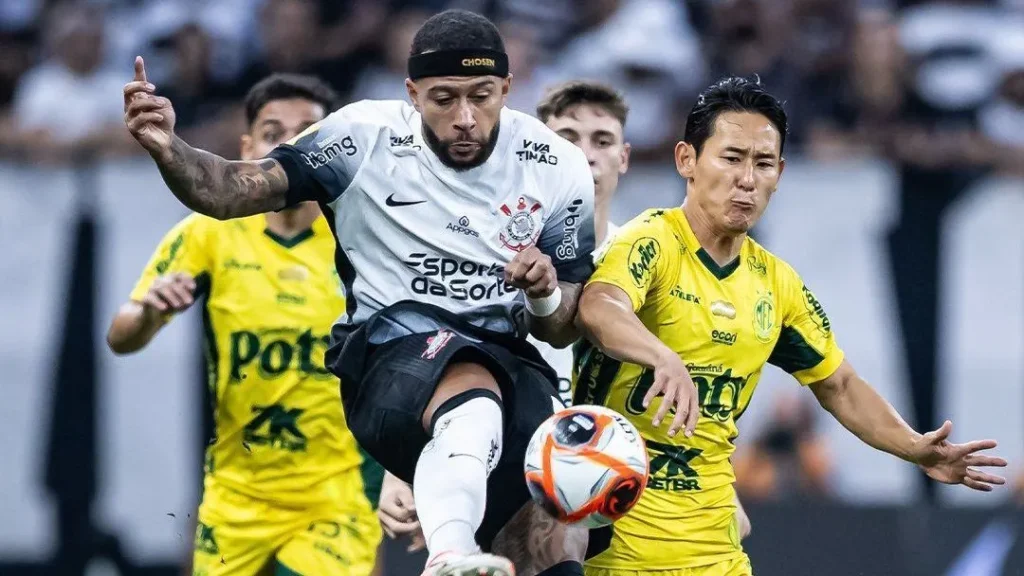 Memphis Depay é o melhor em campo na vitória do Corinthians sobre o Mirassol