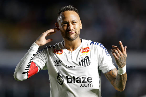 Na vitória sobre o RB Bragantino, Neymar marcou um gols que levou o Peixe para as semis do Paulistão.