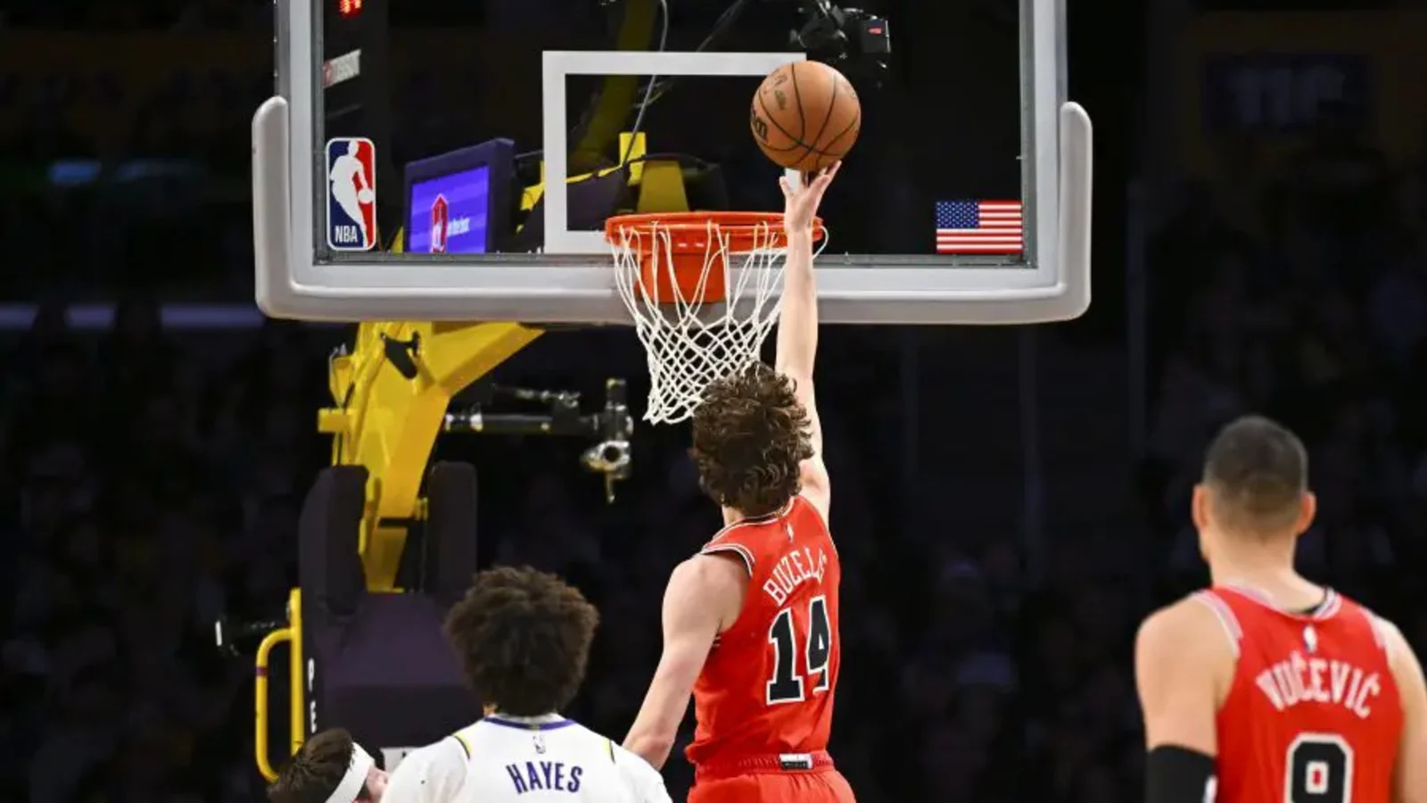 Bulls vencem Lakers.