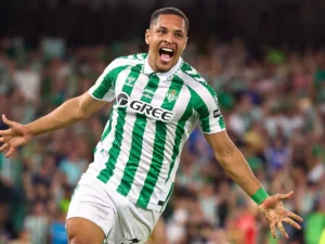Vitor Roque, que estava emprestado pelo Barcelona ao Real Betis, será jogador do Palmeiras