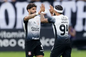 Yuri Alberto e Memphis Depay, esperanças de gol do Corinthians na temporada