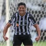 Hulk com a camisa do Atlético-MG.