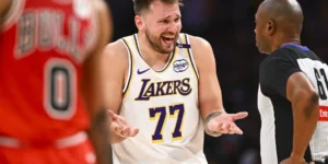 Bulls vencem Lakers.