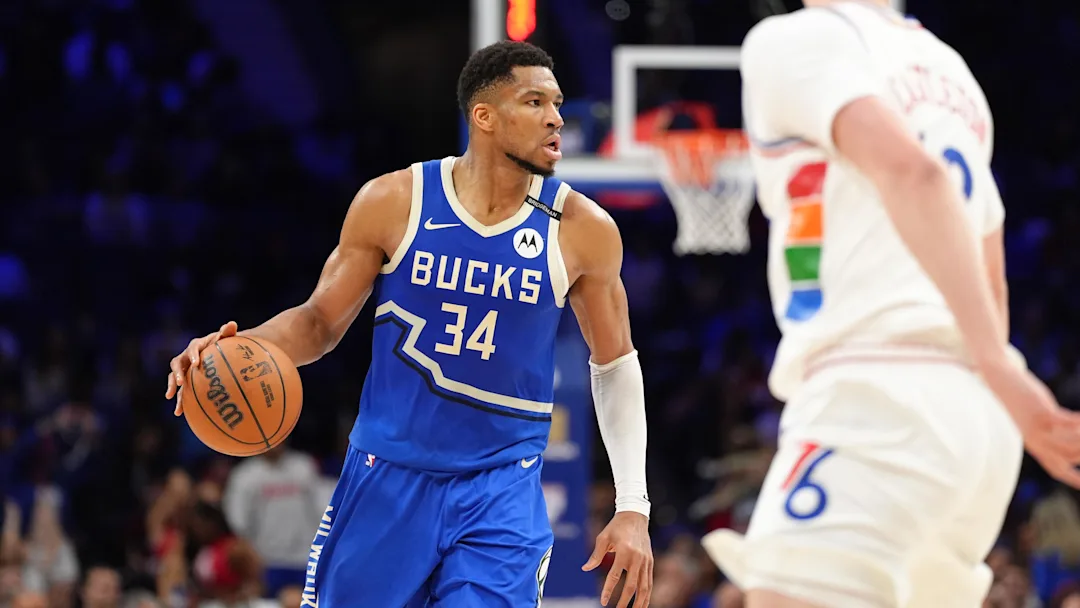 Giannis Antetokounmpo em alto nível.