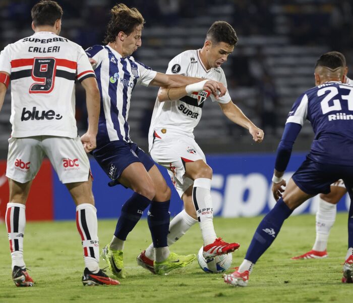 São Paulo vence o Talleres por 1 a 0 na estreia da fase de grupos da Copa Libertadores