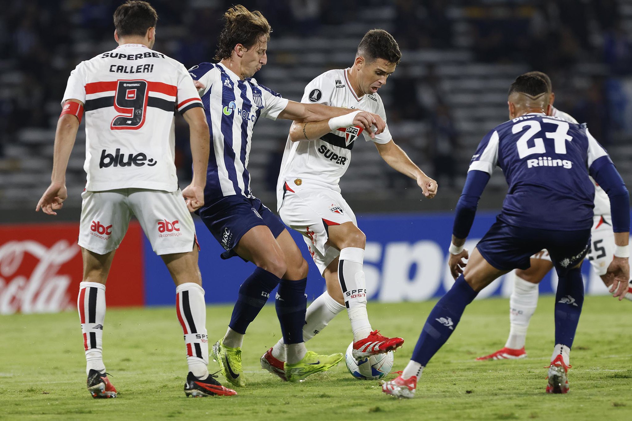 São Paulo vence o Talleres por 1 a 0 na estreia da fase de grupos da Copa Libertadores