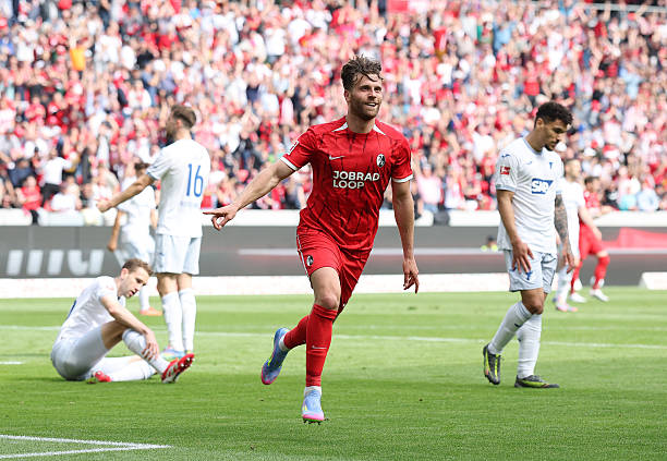 Höler superou o goleiro Oliver Baumann duas vezes na partida. O atacante do Freiburg pode ter estragado o dia do arqueiro, que estava realizando jogo de número 400 com a camisa do Hoffenheim na Bundesliga