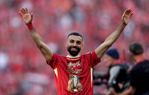 Salah deixou sua marca no jogo do título do Liverpool sobre o Tottenham. - Isak jogador