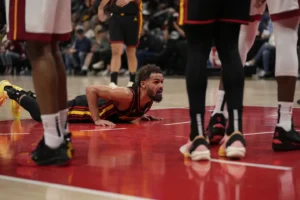 Young bem que tentou, mas não conseguiu levar os Hawks de volta aos Playoffs