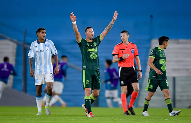O árbitro da partida Racing 1 x 2 Atlético Bucaramanga foi Andrés Matonte, do Uruguai.