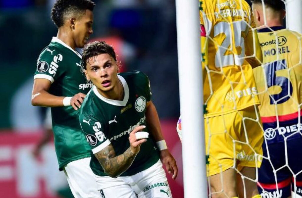 Richard Ríos faz o gol da vitória do Palmeiras
