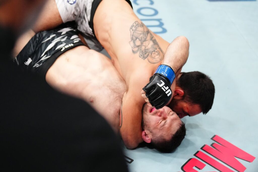 Benoit Saint-Denis retoma o caminho das vitórias com katagatame em Kyle Prepolec no UFC 315
