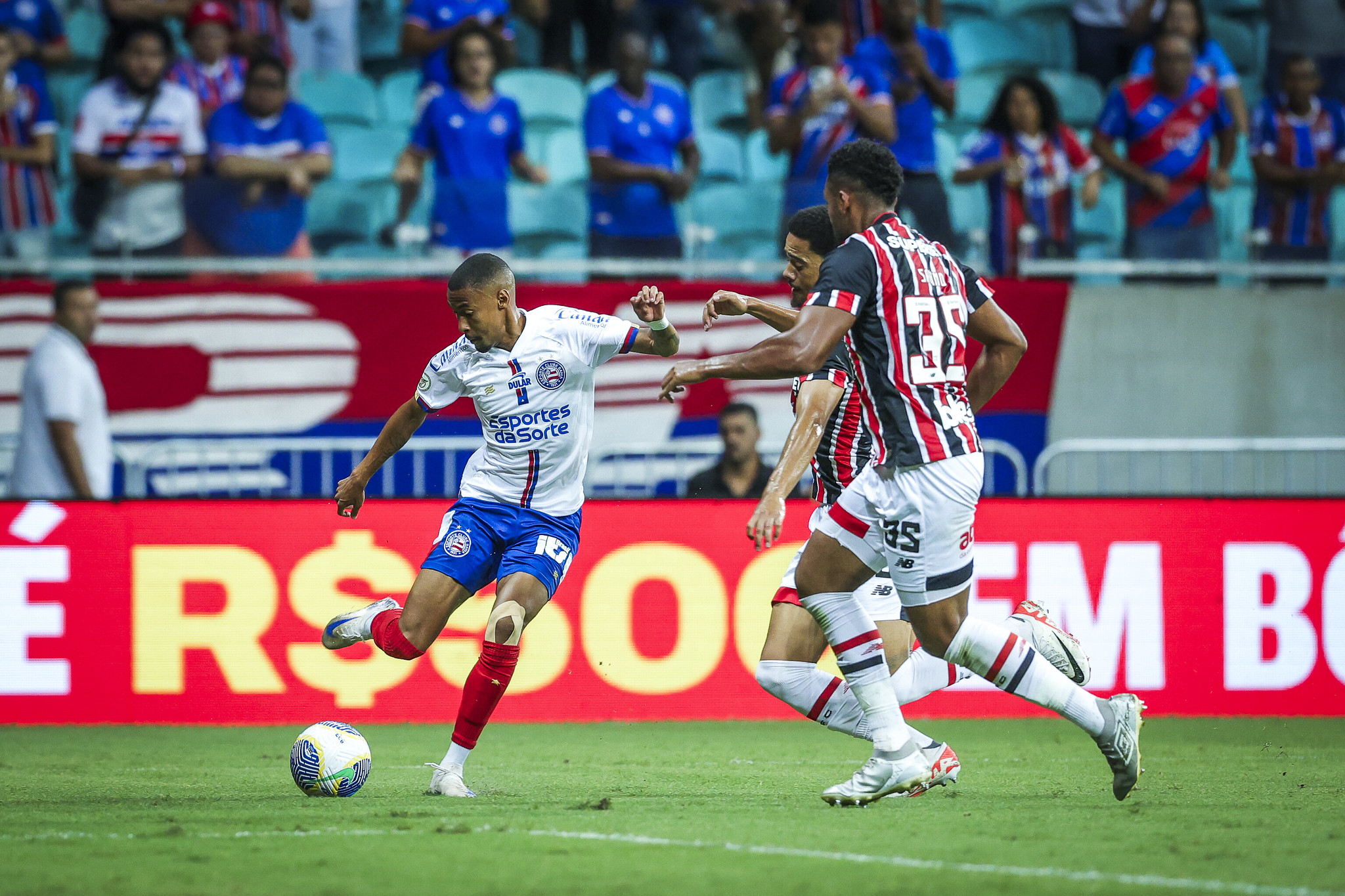 Bahia e São Paulo em jogo válido pela 32ª rodada do Campeonato Brasileiro 2024