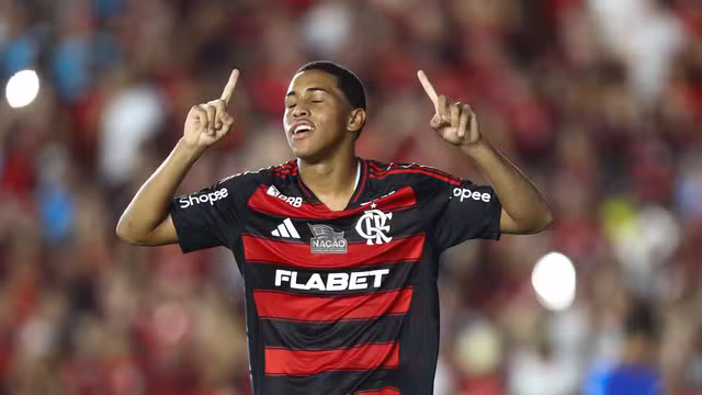 Joshua comemora o primeiro gol pelos profissionais. O tento do jovem deu vantagem aos cariocas para a segunda partida.