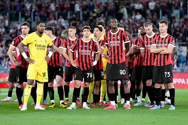 Nenhum dos jogadores do Milan se salvou de uma atuação fraca diante do espetacular Bologna.