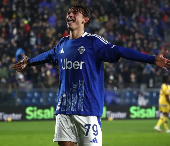 Nico Paz, Como