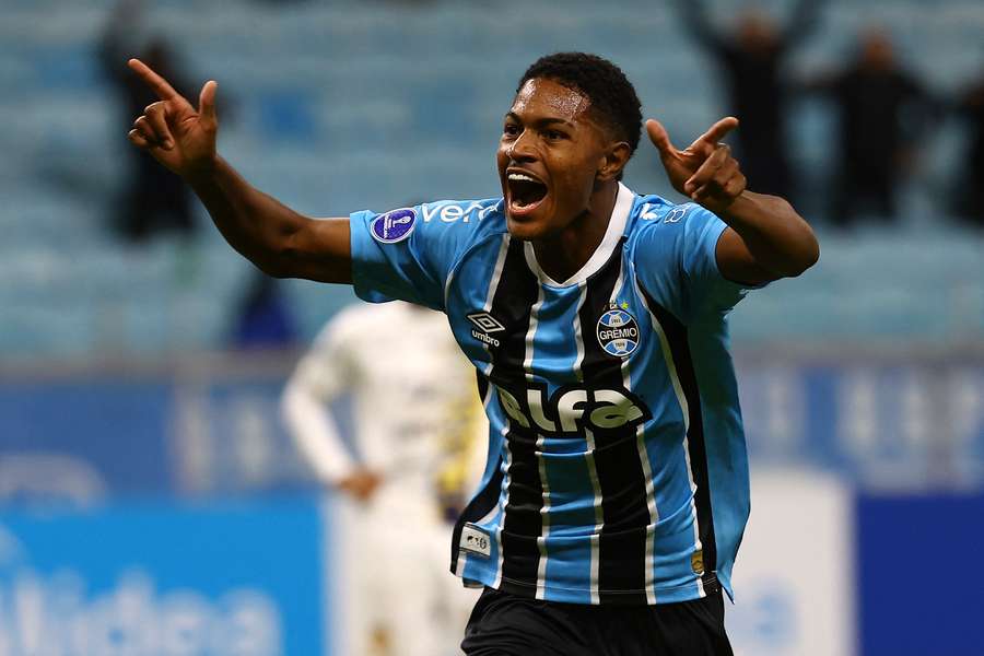 Riquelme, autor do gol que deu a vitória ao Grêmio sobre o Sportivo Luqueño